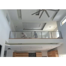 Chine Escalier plateforme idée verre carré Balustrades inox avec main courante supérieure fabricant