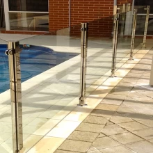 China semi frameless square glass railing post 43 fabricante