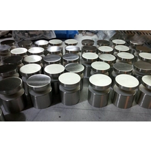 China Parafusos sólidos de aço inoxidável de 50 mm para montagem na parede fabricante