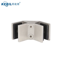 China 90 degree 316 standoff glass clamp for glass railing between glasses fabricante