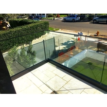 Κίνα HOT SALE Frameless Glass Railing Black Aluminum U channel with Slotted Top Rail κατασκευαστής