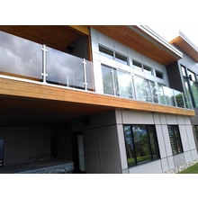 Chine Systèmes de balustrade en verre de 10mm de 10mm et à 12 mm fabricant