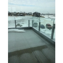China RVS of aluminium korte glazen balustrade paal voor glazen balustrade systeem fabrikant