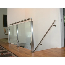 China Balustrade Vierkantpfosten Glasgeländer Hersteller