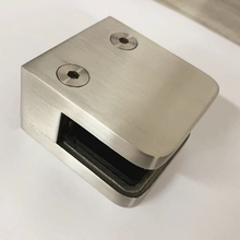 China Quadratische Glasklemme aus Edelstahl D für 1/2 "Glas Hersteller