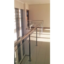 China terrace railing designs stainless steel glass balustrade squae post handrail design manufacturer