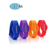 China Print Rubber Debossed Festival Custom Sport Buy Bracelet Wrist Band Silicone Wristband With Logo manufacturer