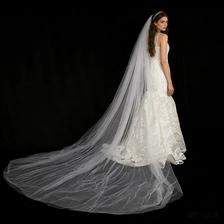 China CYG Luxury Double Layer 3-Meter Long Bridal Wedding Veil Soft Mesh Bridal Wedding Veil with Hair Comb manufacturer