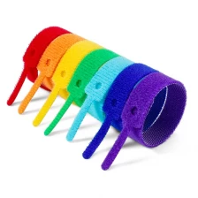 Chine Back à dos Câbles de crochet et de boucle avec des trous multicolore réutilisable en gros en gros pour le stockage de l'organisateur de l'entrepôt à domicile fabricant