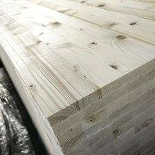 China Direkt ab Werk FSC-Fichtenschnittholz, ofengetrocknetes massives Fichtenholzbrett für Bauwesen und Möbel Hersteller