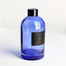 Cina [202311]Bottiglie rotonde con diffusore blu cobalto con etichette, tappi e collo a vite produttore