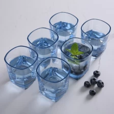 China Copo de vidro highball de água transparente azul claro copo de coquetel fabricante