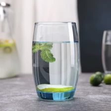 China Hellblaues Wasser-Highball-Glas, Cocktailglas, schwerer Boden Hersteller