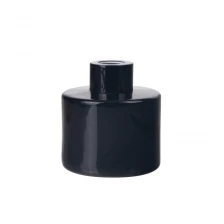 China 100 ml 3,5 oz cilindrisch gekleurde ondoorzichtige zwarte glanzende glazen diffuserfles met schroefdop fabrikant