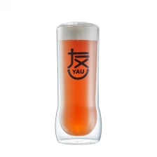 China 580 ml 20 Unzen großer doppelwandiger Bierglasbecher aus isoliertem Glas mit aufgedrucktem Logo-Aufkleber Hersteller