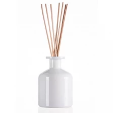 China Home Fragrance White Reed Diffuser Bottle 8.5oz manufacturer