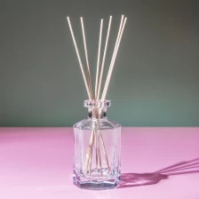 China Empty 5.3oz Octangle Refillable Glass Diffuser Bottle with Fiber Sticks on Sale manufacturer
