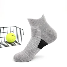 China S-SHAPER Running Athletic Anti-Blister Wicking Anti-odor Socks Supplier For Men manufacturer