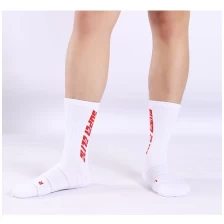 porcelana S-SHAPER vende al por mayor los calcetines atléticos de los deportes de los hombres para correr ciclismo baloncesto senderismo fabricante