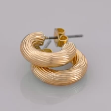 China Daily Geometric Twist Hoop Earrings. manufacturer