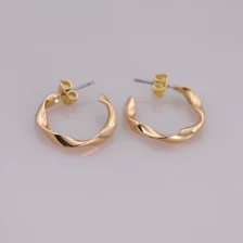 China Geometric Heart Shaped Half-C Brass Hoop Earring. manufacturer