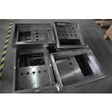 Chine stainless steel welding contron box tapping with bolt fabricant