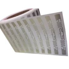 porcelana Precio barato Adhesivo fuerte 13,56 MHz ISO 14443A Etiqueta NFC Etiqueta de papel Etiqueta de precio Tarjetas de PVC inteligentes Rollos de chips Pegatinas RFID fabricante