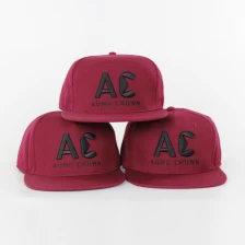 Chine 3d casquettes snapback rouges brodées fabricant