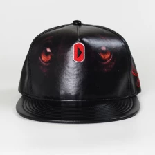Chine Cuir noir snapback chapeau personnalisé de gros, cuir lisse bouchon de snapback fabricant