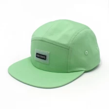 China plain aungcrown design logo green 5 panels caps snapback hats manufacturer