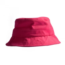 中国 平野空白の赤いバケツ帽子カスタム メーカー