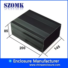 الصين مخصص أسود اللون نوعية جيدة امدادات الطاقة مربع الألومنيوم صك الشاسيه C24 82 * 145 * 200 مم الصانع