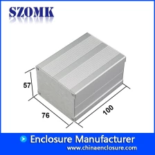 China SZOMK gabinete de transmissor de alumínio extrudado anodizado colorido 57x76x100 AK-C-C43 fabricante