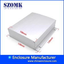 China SZOMK nieuwe ontwerp aangepaste elektronische extrusie aluminium behuizing behuizing AK-C-A41 130 * 128 * 38mm fabrikant