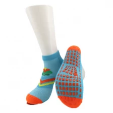 China Bulk Personalized Jump Socks Non Slip Grip Socks  For Kids Trampoline Park manufacturer