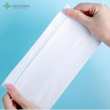 China 20*20 cm disposable cotton tissue roll Hubei supplier with ISO13485 manufacturer