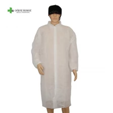 China Biodegradable disposable white non woven dustproof lab coat with pouch for factory manufacturer