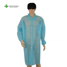China Biodegradable non woven disposable lab coat with four snaps for factory work shop hospital manufacturer