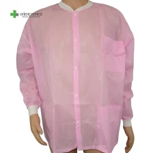 Cina disposable PP workear non woven one time use pink colour lab coat pabrikan