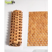 Cina Household Teak wood mat design  for bathing safety IWS53357 produttore