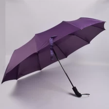 中国 High quality custom pongee fabric 3fold umbrella promotional rain umbrella purple メーカー