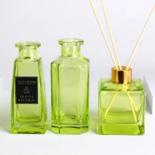 China 20cl Square Shape Green Color Perfume Bottle 150ML Luxury Custom glass Diffuser Bottle manufacturer