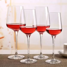 porcelana Venta caliente Fábrica Mayorista de copas de vino de cristal con plomo al por mayor en stock fabricante