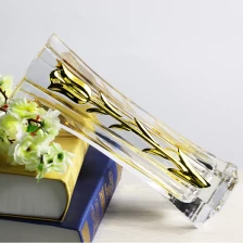 Chine Nouveaux produits de fournisseurs de vase en verre de galvanoplastie de tulipes d'or fabricant