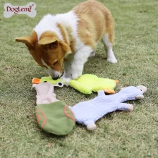 China Kein Füllung quietschendes Plüsch-Hundespielzeug für aggressive Kauspieler strapazierfähiger Squeaker-Tier-Haustierspielzeug für kleine Dedium große Hunde Hersteller