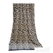 China cotton woven leopard beach towel with tassels manufacturer