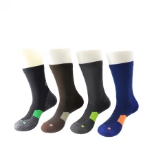 China Kundenspezifische Sportsocken Hersteller, China Custom Sport Socken Lieferanten Hersteller