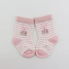 Chine Chaussettes de bébé mignonnes de haute qualité Fournisseurs, chaussettes bébé en vente de haute qualité fabricant