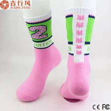 Chine Chaussettes de sport de terry pour le mode vente chaude, chaussettes de Chine meilleur professionnelle fabricant fabricant