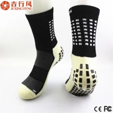 Chine La plupart des modèles de mode du sport coloré anti-chaussettes de glissement, en nylon et coton fabricant